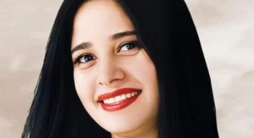 شيماء نصار سكرتيرة رئيس التحرير في مسرحية 