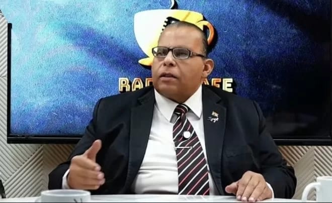 عمرو الفارسي: 