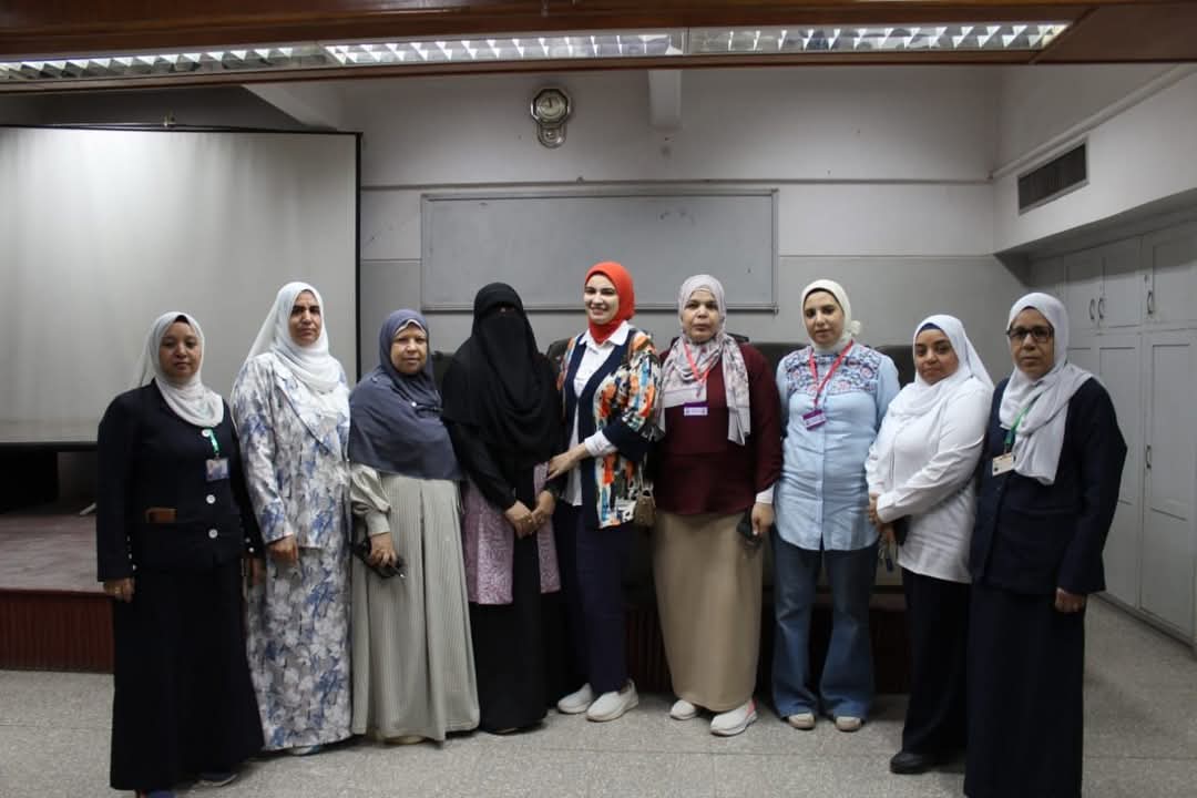 المستشفى الرئيسي بجامعة أسيوط ينظم دورة تدريبية حول معايير الجراحة الآمنة لهيئة التمريض 