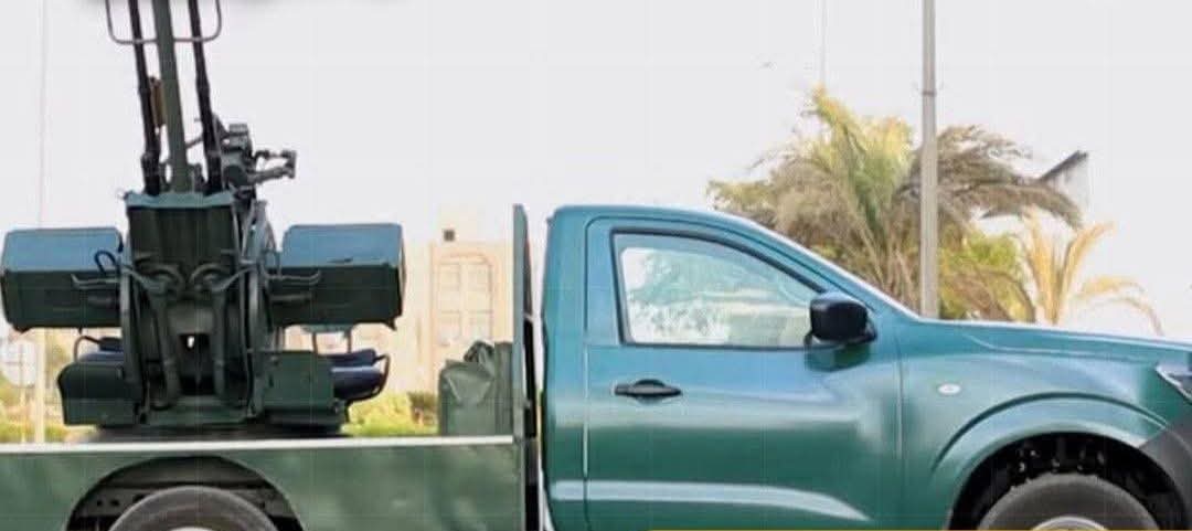 المصانع الحـربية تكشف لأول مرة مركبة خفيفة مسـلحة بمدفع ثنائى 23 مم مطوّر لاعتراض المسيرات والأهداف شديدة الانخفاض