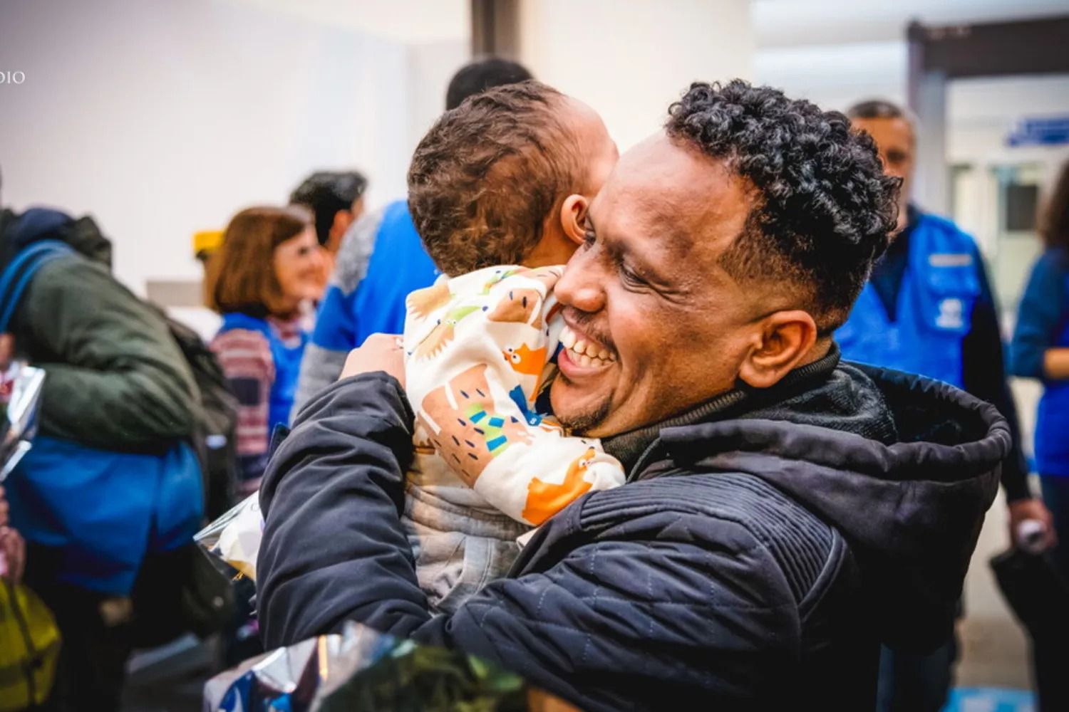 وصول 122 لاجئًا إلى إيطاليا من ليبيا عبر ممرات إنسانية