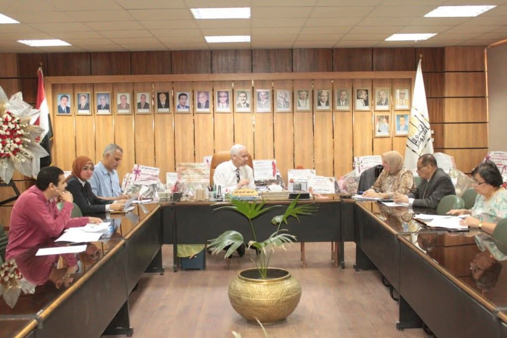 جامعة أسيوط تعقد اجتماع مجلس إدارة وحدة المشروعات الابتكارية والإبداع الطلابي