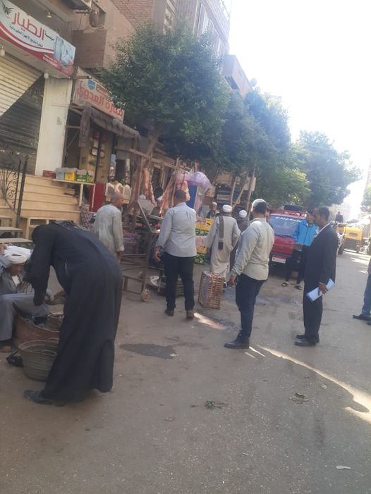 محافظ أسيوط: إزالة اشغالات وتعديات الباعة الجائلين بميدان القلعة وشارع جمال عبدالناصر بمدينة منفلوط