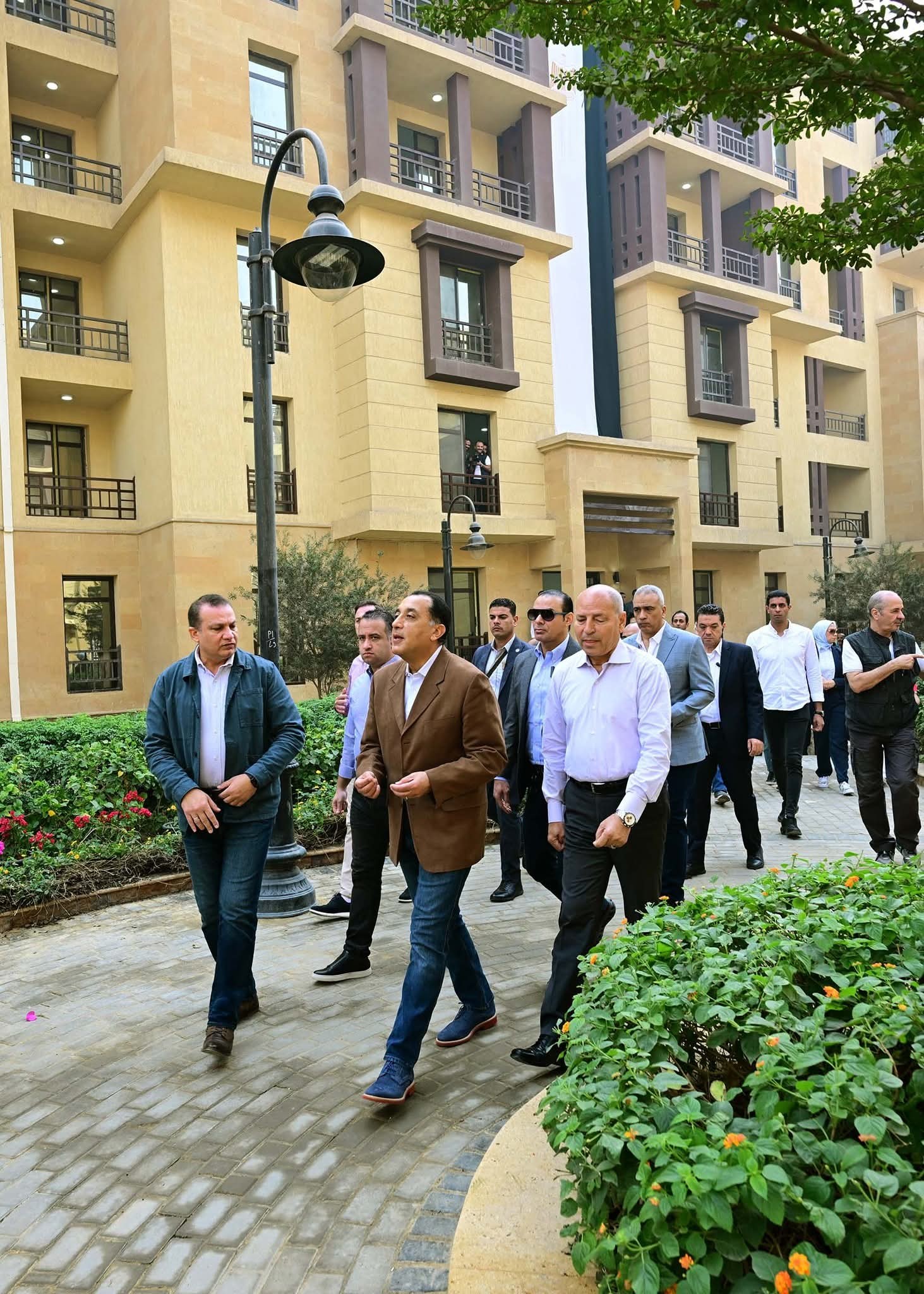 رئيس الوزراء يتفقد مشروع روضة السيدة-2 للسكن البديل بمنطقة الطيبي بالسيدة زينب