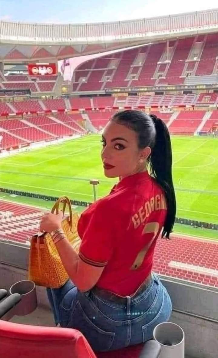 إطلالة جريئة ل حبيبة كريستيانو رونالدو تشعل بها مدرجات البرتغال في كأس العالم