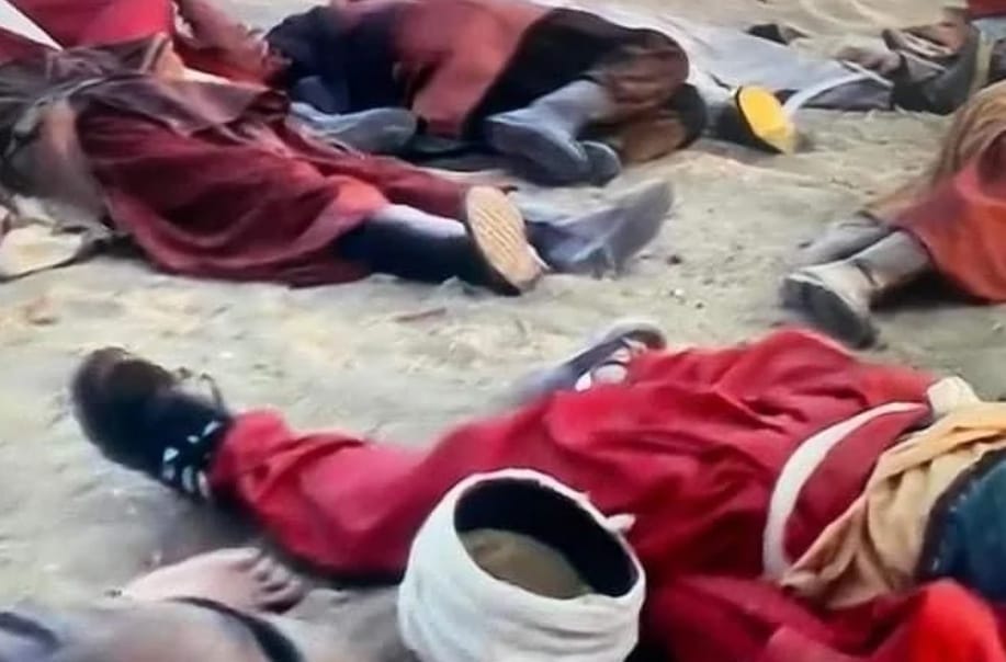 ظهور المماليك بكوتشي أديداس.. انتقادات لـ خالد يوسف بسبب مسلسل سره الباتع