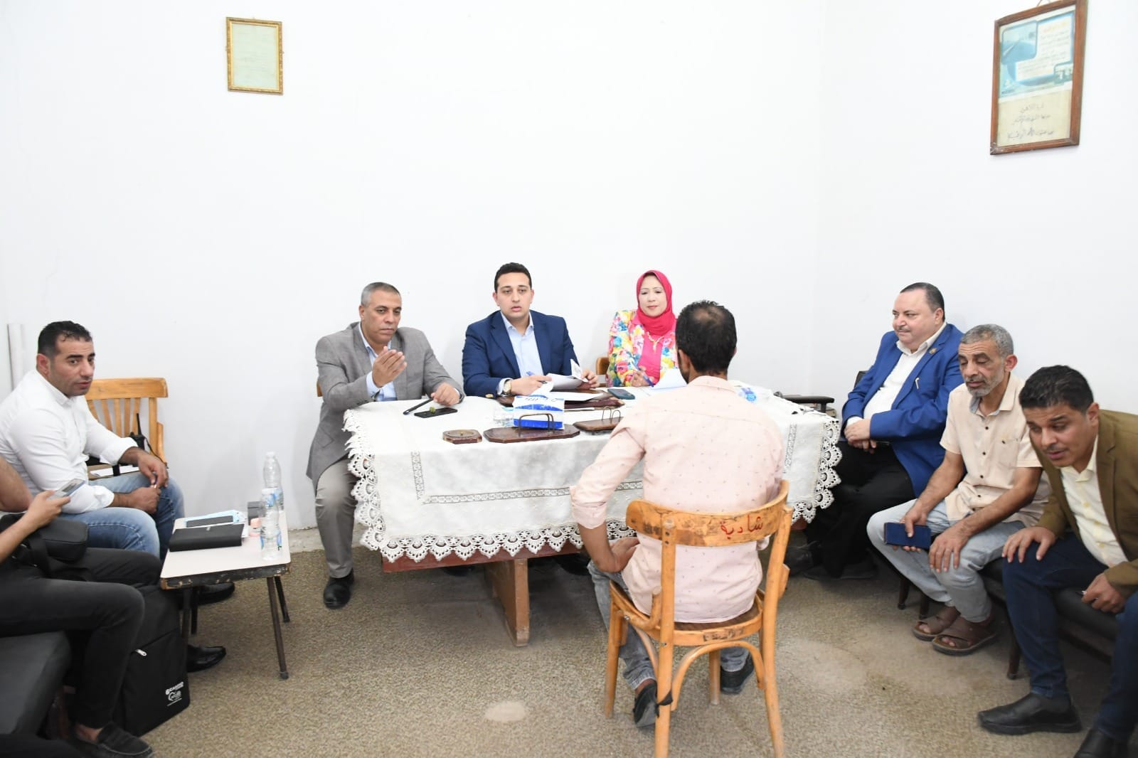 نائب المحافظ يعقد لقاءً لخدمة المواطنين بقرية اللاهون مركز الفيوم 