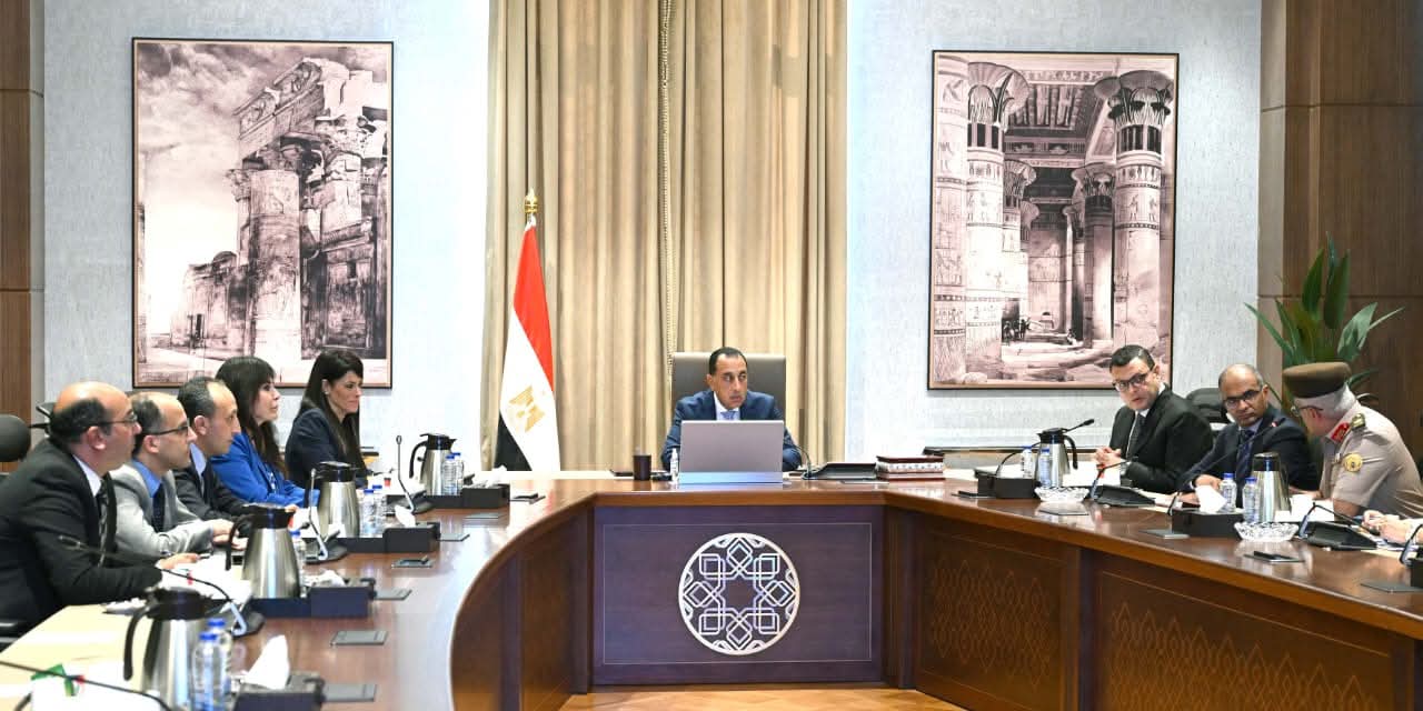 رئيس الوزراء يتابع موقف تمويل مشروعات المبادرة الرئاسية 