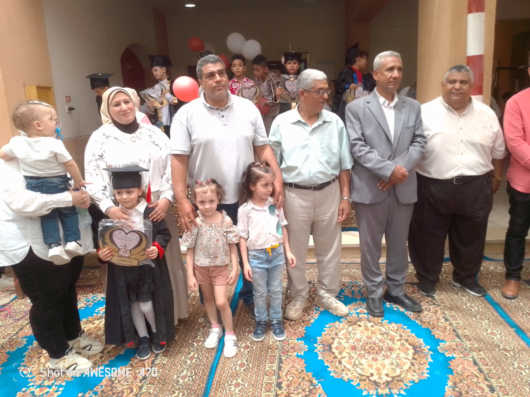 مدرسة الأقباط الكاثوليك بالمراغة تقيم حفلا رائعا لتخرج رياض الاطفال 