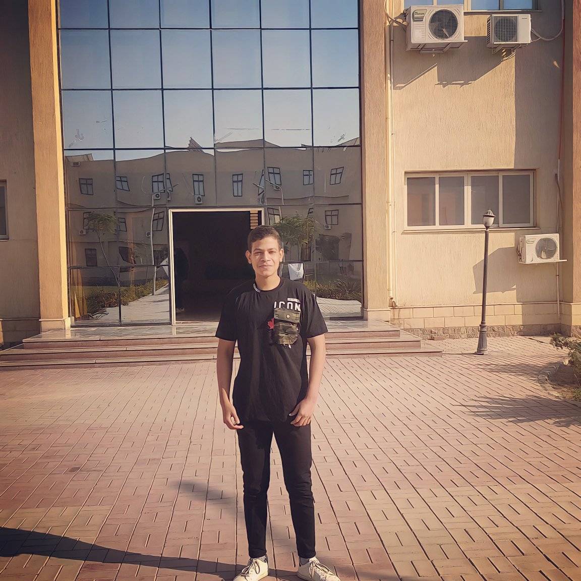 الكاتب محمد رمضان غنيم يصدر طبعه جديده من 