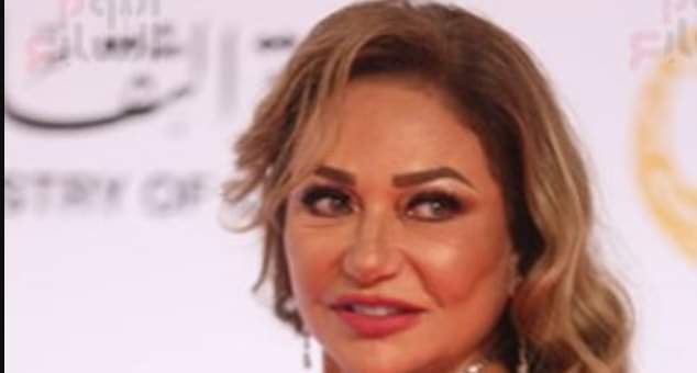 نبيلة عبيد وإيناس الدغيدي ومحمود حميدة يحضرون افتتاح مهرجان القاهرة
