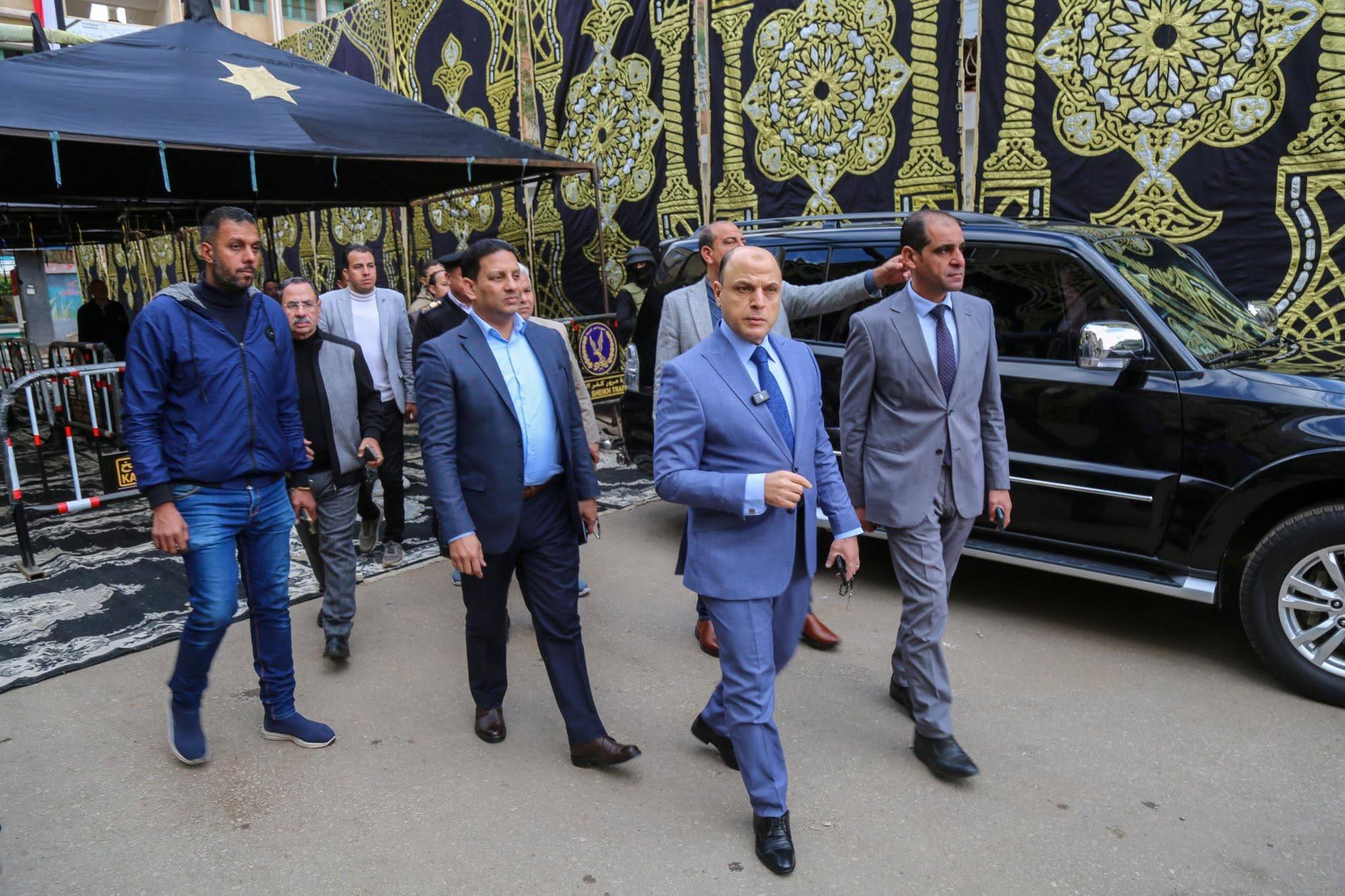 محافظ كفرالشيخ يطمئن على جاهزية عدداً من اللجان الانتخابية ويتفقد الاستعدادات النهائية لجولة الإعادة