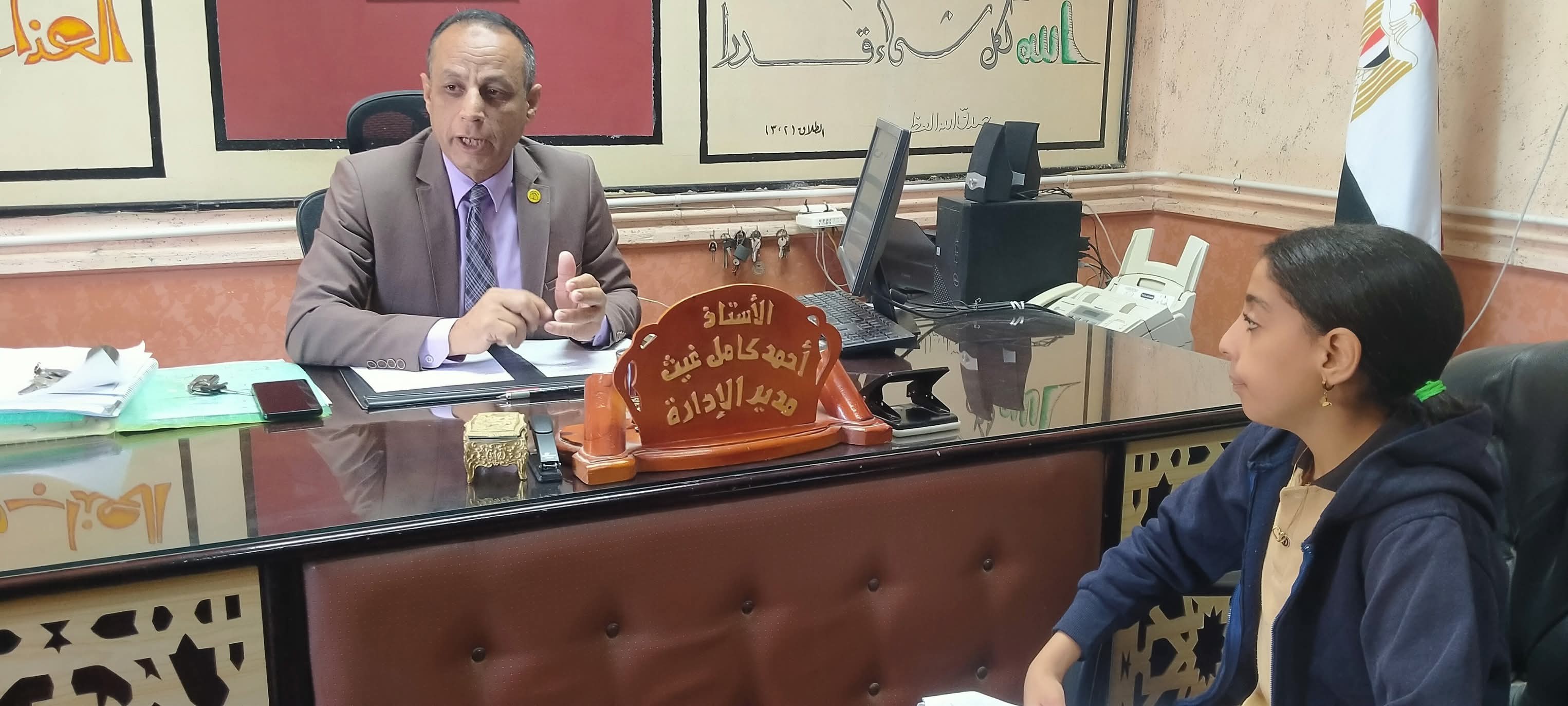 غيث: الصحافة المدرسية مصنع للوعي.. واستقبال مميز لطالبات المجمع التعليمي بديوان الإدارة