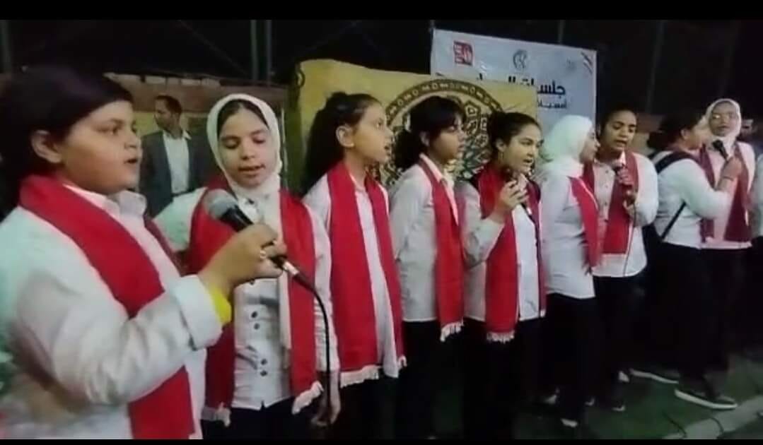 تفاعل أبناء قرية الشيخ مسعود مع كورال أطفال المنيا 