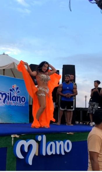 صافيناز تشعل حفلها ب Milano Beach الساحل الشمالي