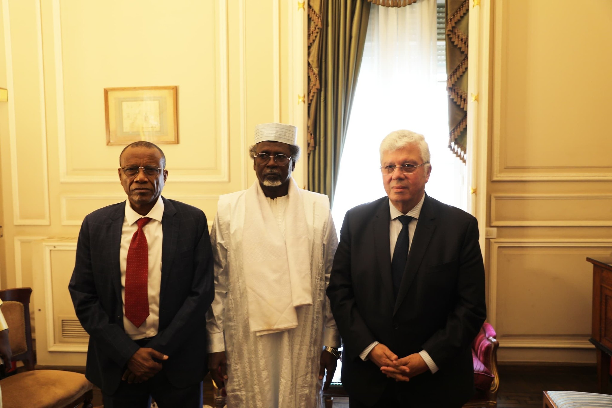 وزير التعليم العالي يبحث مع نظيره التشادي سبل تعزيز التعاون بين البلدين في مجالي التعليم العالي والبحث العلمي