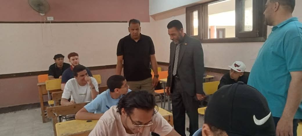 الوكيل الثقافي لمنطقة الجيزة الأزهرية يتابع أعمال امتحانات الشهادة الثانوية الأزهرية