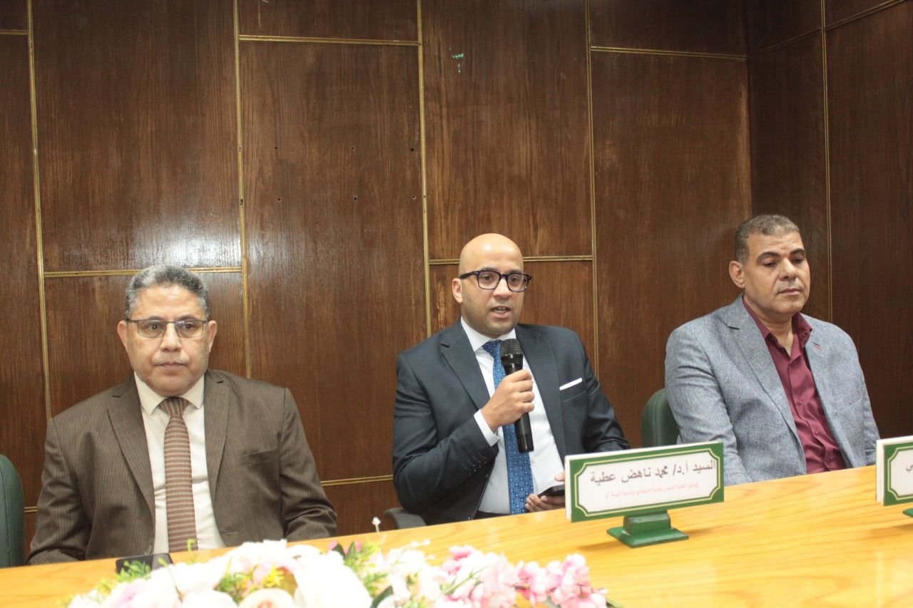 جامعة أسيوط تنظم ندوة توعوية بكلية طب الأسنان حول 