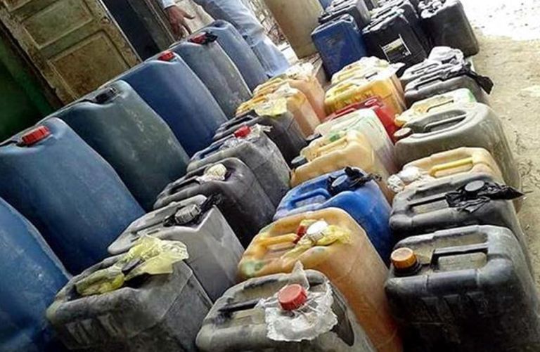 ضبط صاحب محطه وقود سيارات قام بتجميع ١٣٢٦ لتر بنزين لبيعها فى السوق السوداء بكفر الشيخ