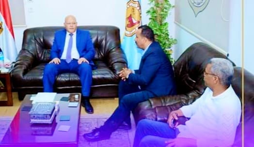 جامعة سوهاج تبحث أوجه التعاون مع إقليم وسط الصعيد الثقافي