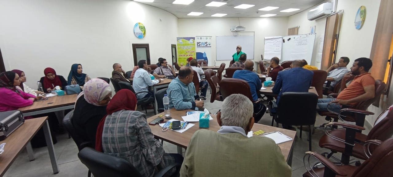محافظة أسيوط تنظم ورشة عمل حول تنفيذ أنشطة بطاقة تقييم الخدمات بمشروع تعزيز استدامة خدمات مياه الشرب والصرف الصحي 