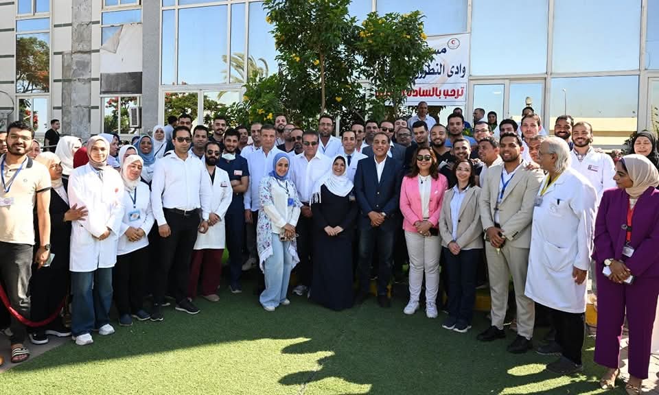 رئيس الوزراء يتفقد مستشفى وادي النطرون التخصصي