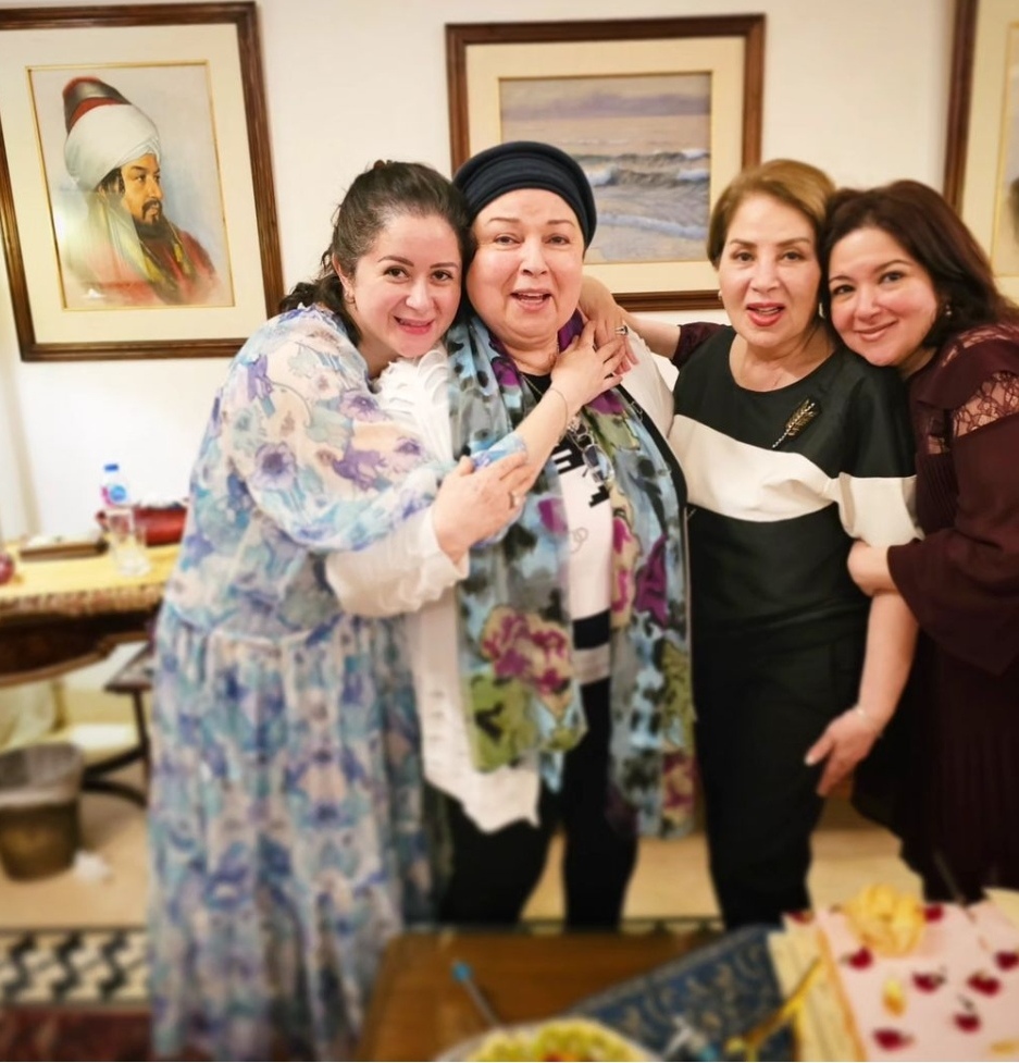 أحدث ظهور للفنانة المعتزلة نورا بمناسبة عيد ميلادها 