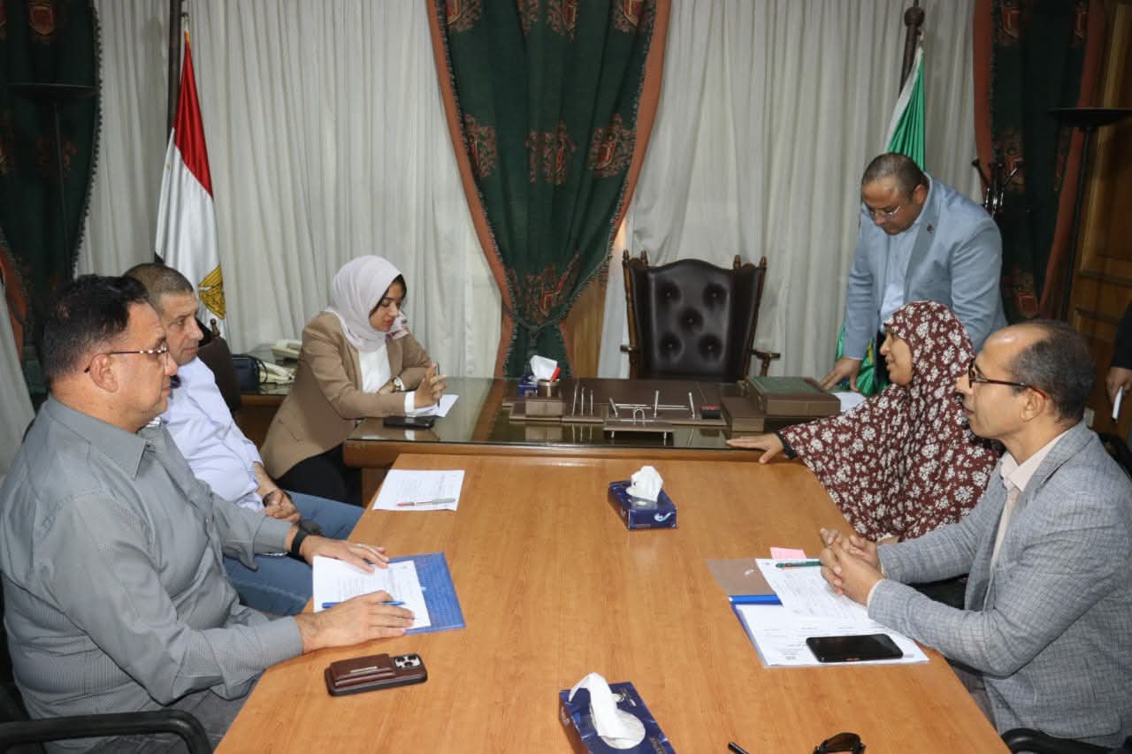 نائب محافظ القليوبية تعقد اللقاء الجماهيري الأسبوعي لحل مشكلات مدن القناطر الخيرية وشبرا الخيمة وقليوب