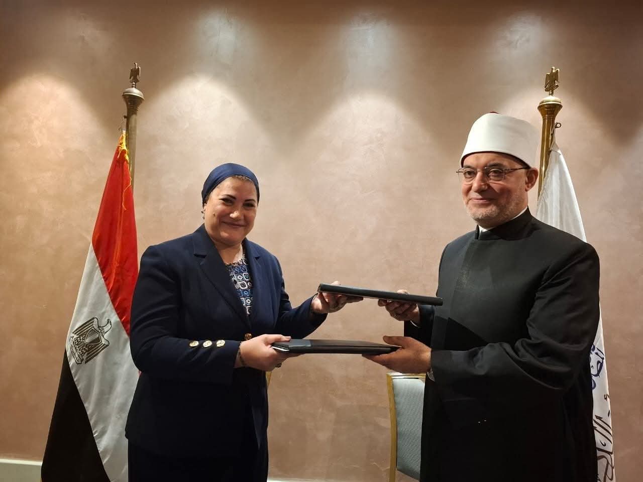 دكتورة سحر السنباطي: التنسيق بين المجلس ودار الإفتاء يسهم فى تقديم خطاب دينى مستنير يدعم جهود الدولة فى القضاء على العنف