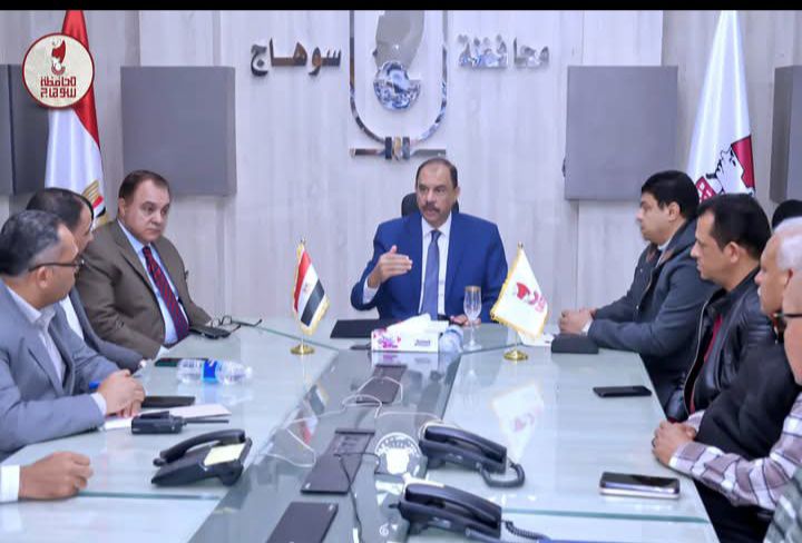 غرفة العمليات الرئيسية بسوهاج تتابع سير انتخابات مجلس النواب بدائرة بالبلينا