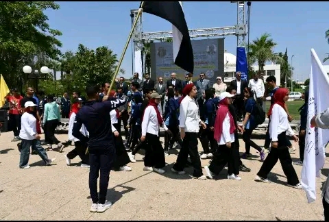 رئيس جامعة قناة السويس يستقبل شعلة أسبوع شباب الجامعات