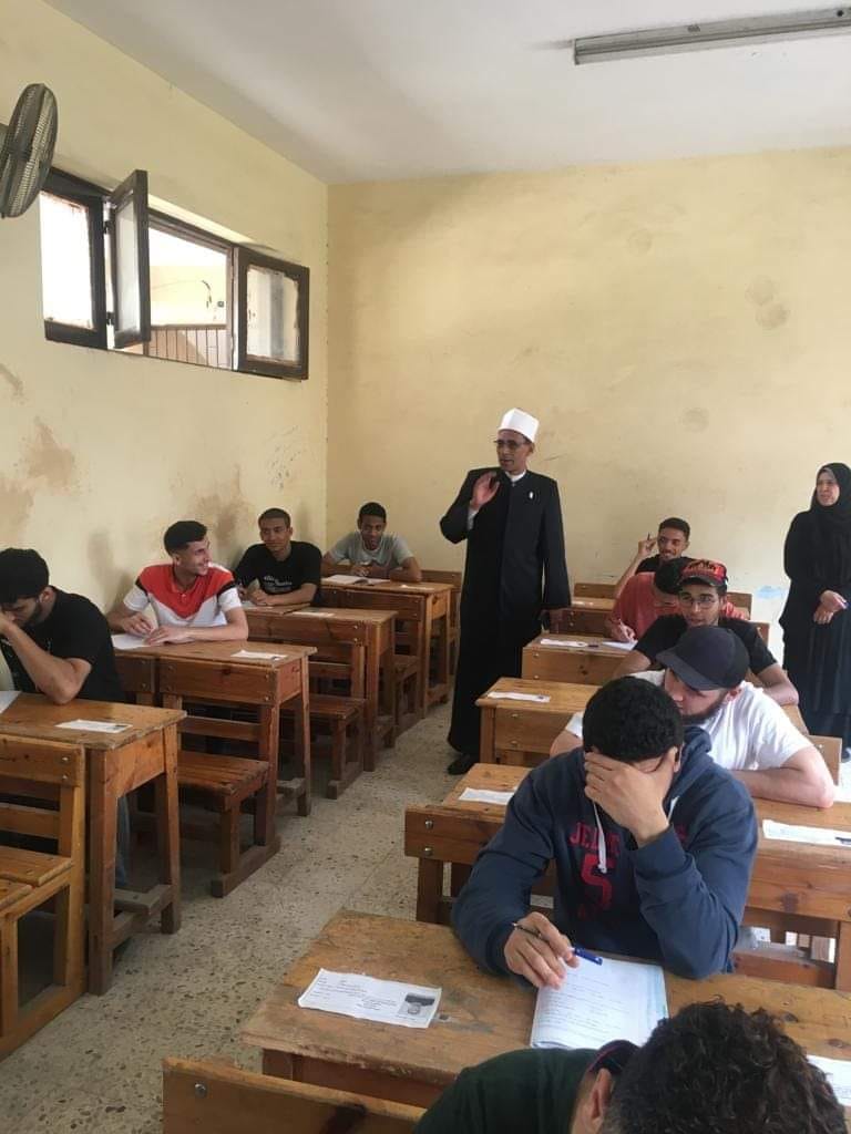 رئيس الأدارة المركزية لمنطقة القاهرة الأزهرية يتابع ختام الأسبوع الأول من أمتحانات الشهادة الثانوية  