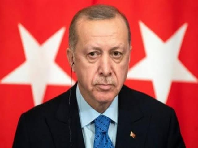 عاجل ...  أردوغان للأتراك :  انقذوا الإقتصاد ... اقترضوا من بنوك الدولة