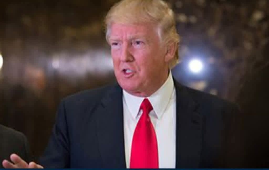 مسلم يتصدر مشهد البطولة وينقذ تجمعا يهوديا وترامب يشيد بالموقف