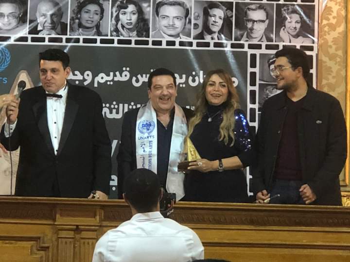 هيئه الأمم المتحدة للفنون تسلم درع التميز للطبيب الفنان هيثم الشاولى    