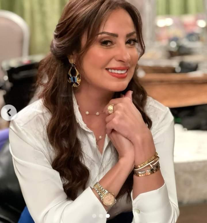 الفنانة نرمين الفقي بإطلالة جديدة تفاجئ جمهورها