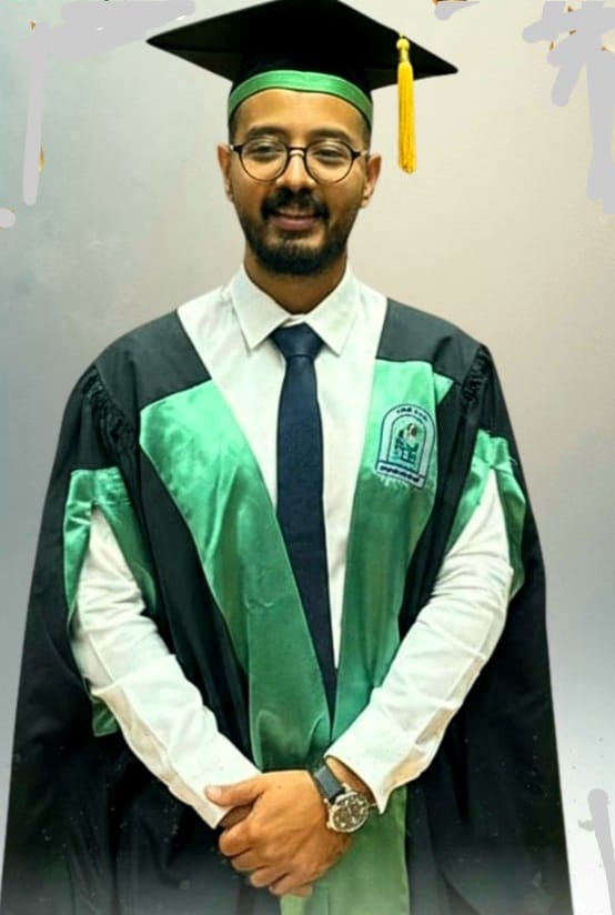 احمد حسين يحصل علي الدكتوراة في العلاج الطبيعي قسم الباطنة 