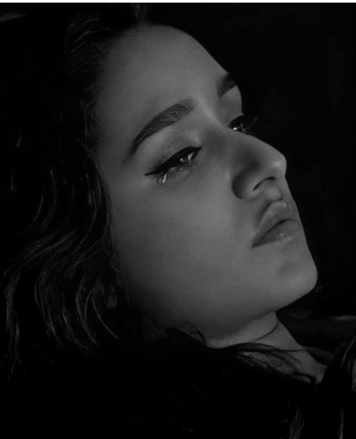 حين أسدل القلب ستارته الأخيرة وتركني في العتمة وحدي