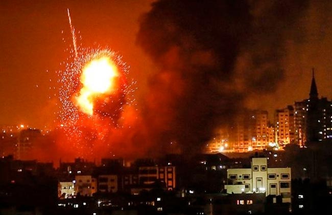 19 شهيدًا في قصف إسرائيلي على مُخيم 