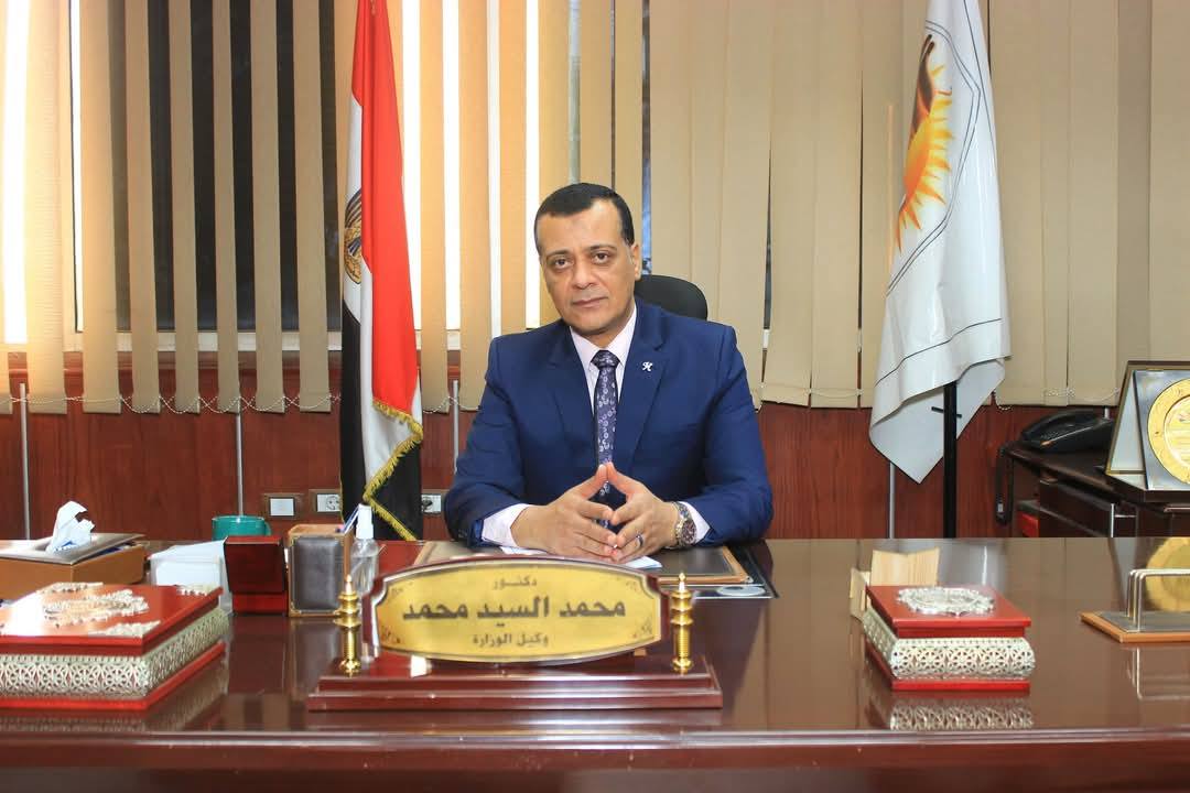 انتظام امتحانات طلاب شهادة الدبلوم الفني الصناعي بلجنة مدرسة صلاح سالم بسوهاج