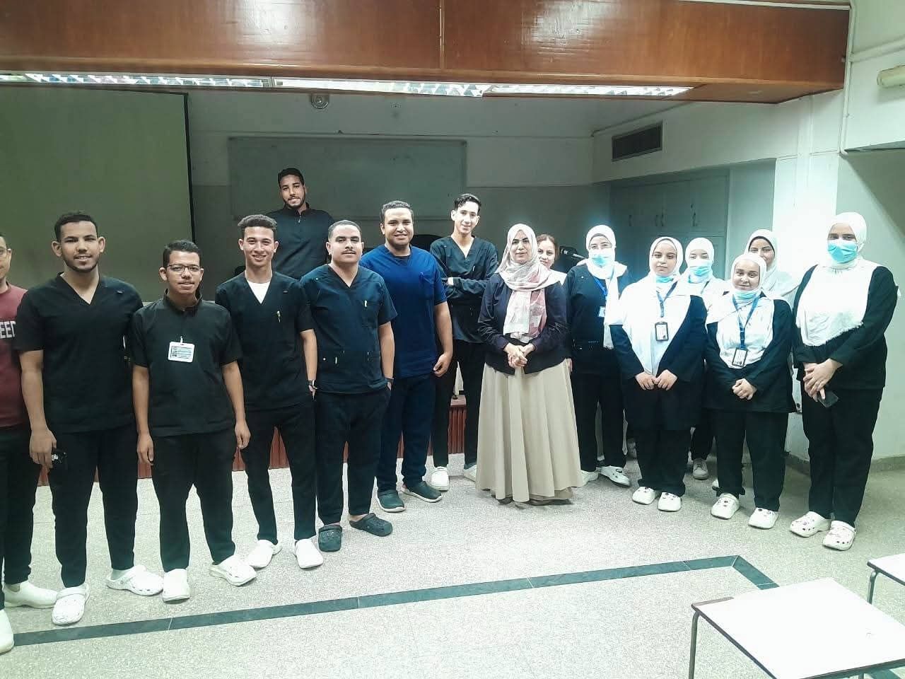 مستشفيات جامعة أسيوط تطلق تدريبا متخصصا لتأهيل طلاب امتياز معهد التمريض للعمل المهني