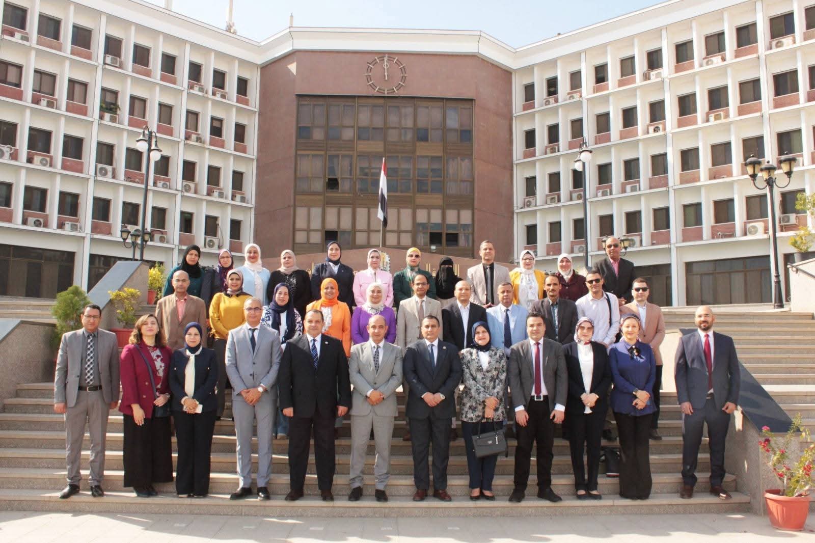 جامعة أسيوط تطلق دورة 