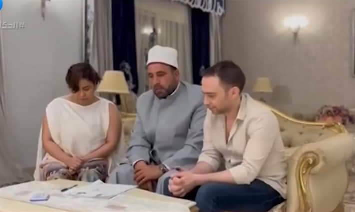 ياسمين عز: فخوره بشرين الست ملهاش الا بيت جوزها  والكرامة بتكون في الدرج بعد الزواج 