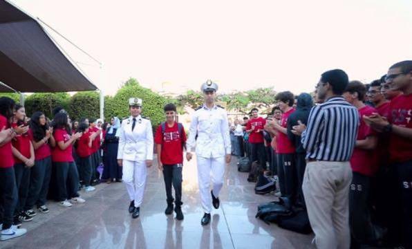 بمناسبة العام الدراسي الجديد.. ضباط الداخلية يرافقون أبناء الشهداء إلى مدارسهم