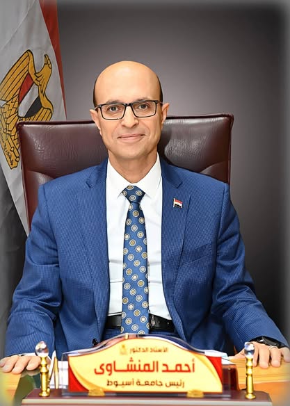 فريق طبي بوحدة القسطرة الشريانية بالمستشفى الرئيسي بجامعة أسيوط ينجح في إنقاذ حياة شاب من الموت المحقق