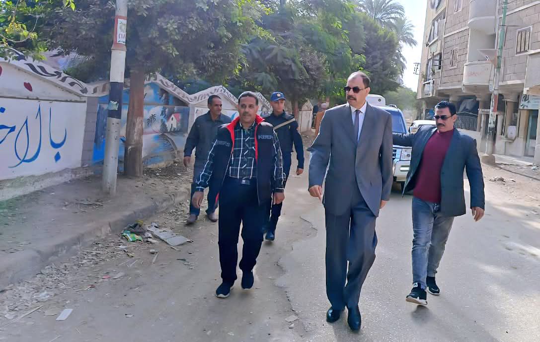 محافظ سوهاج يتفقد مستوى الخدمات المقدمة للمواطنين 