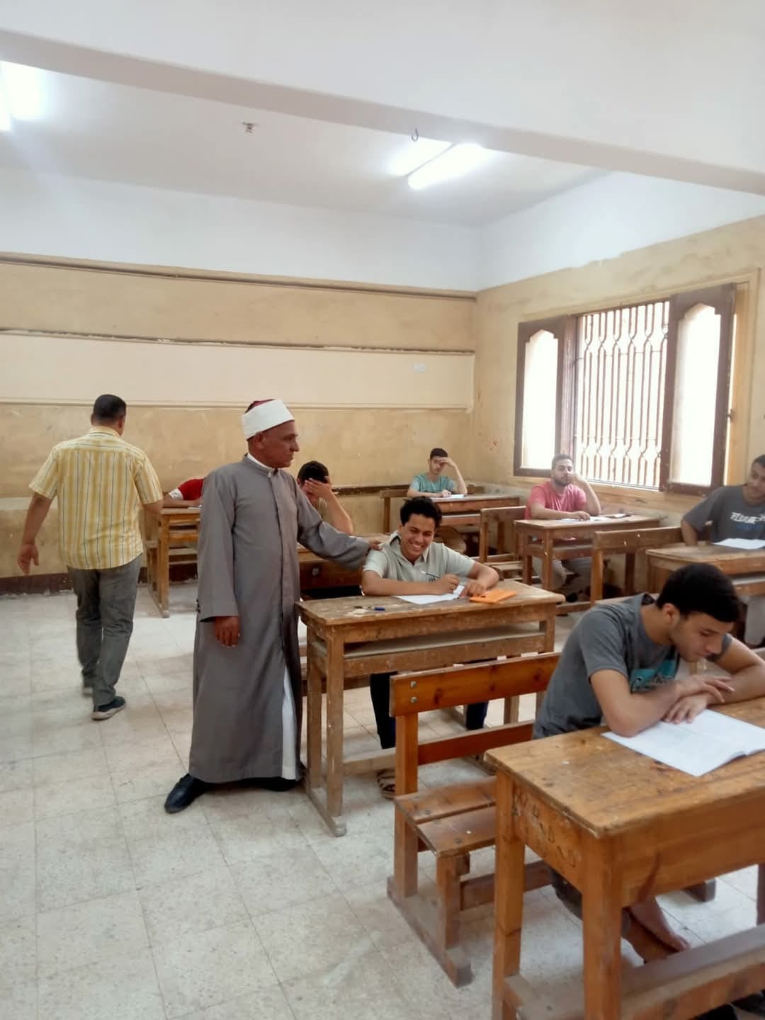 تفقد لجان الثانوية الأزهرية بملوي وبني مزار