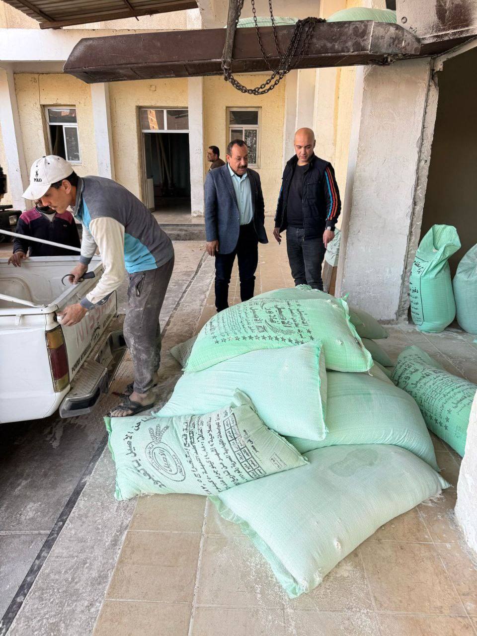 ضبط 2,3طن دقيق بلدي مدعم قبل بيعه بمركزالزقازيق وأبو كبير