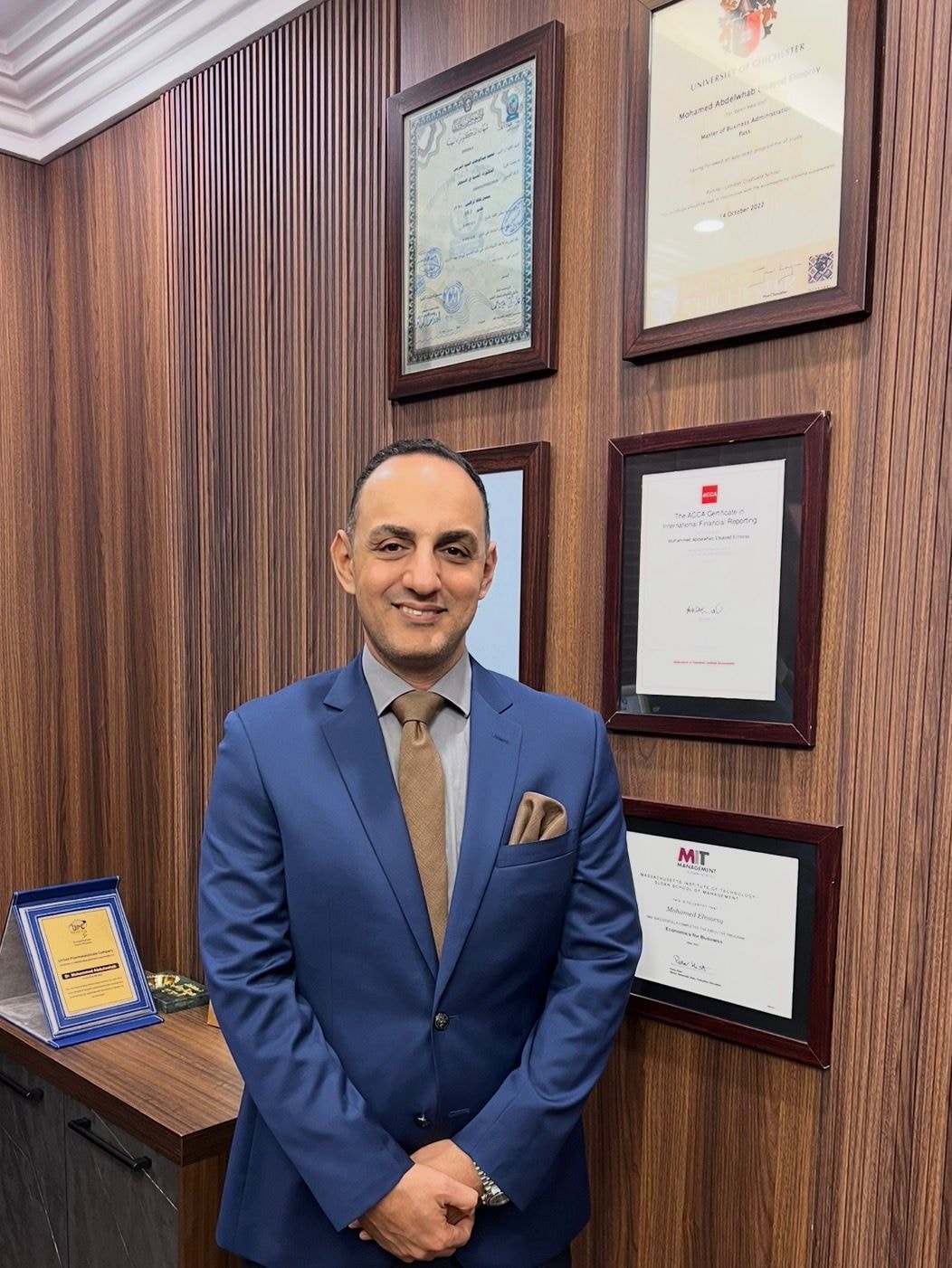 محمد عبد الوهاب: سياسة الفيدرالي الحذرة تعزز استقرار الدولار وتعيد تقييم الذهب عالميًا