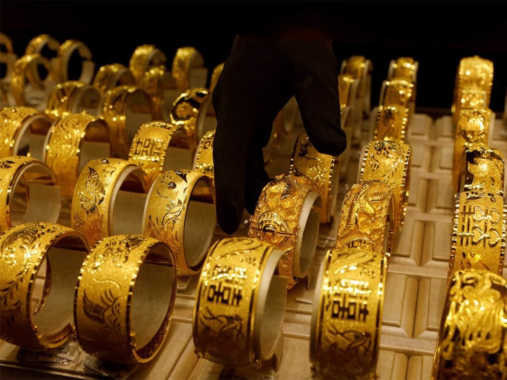 أسعار الذهب في بداية التعاملات اليوم الإثنين 5 يونيو 2023
